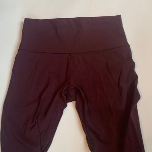 Women’s lululemon leggings *will send in a lulu bag for $5*